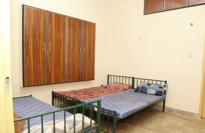 Premium Girls Hostel